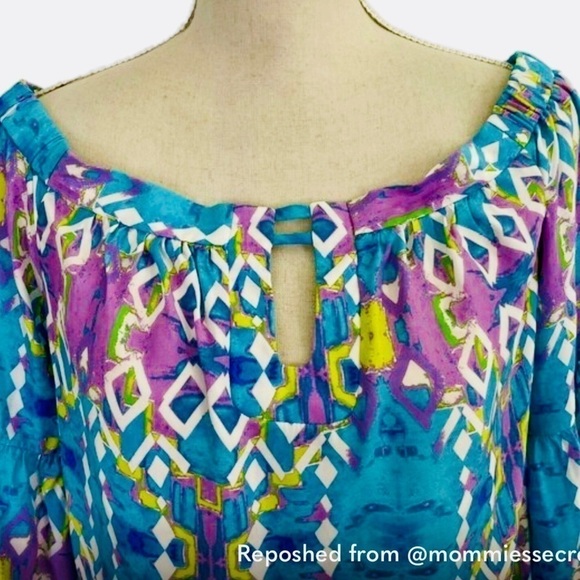 Alice & Trixie | Off the-Shoulder Silk top - Picture 3 of 9